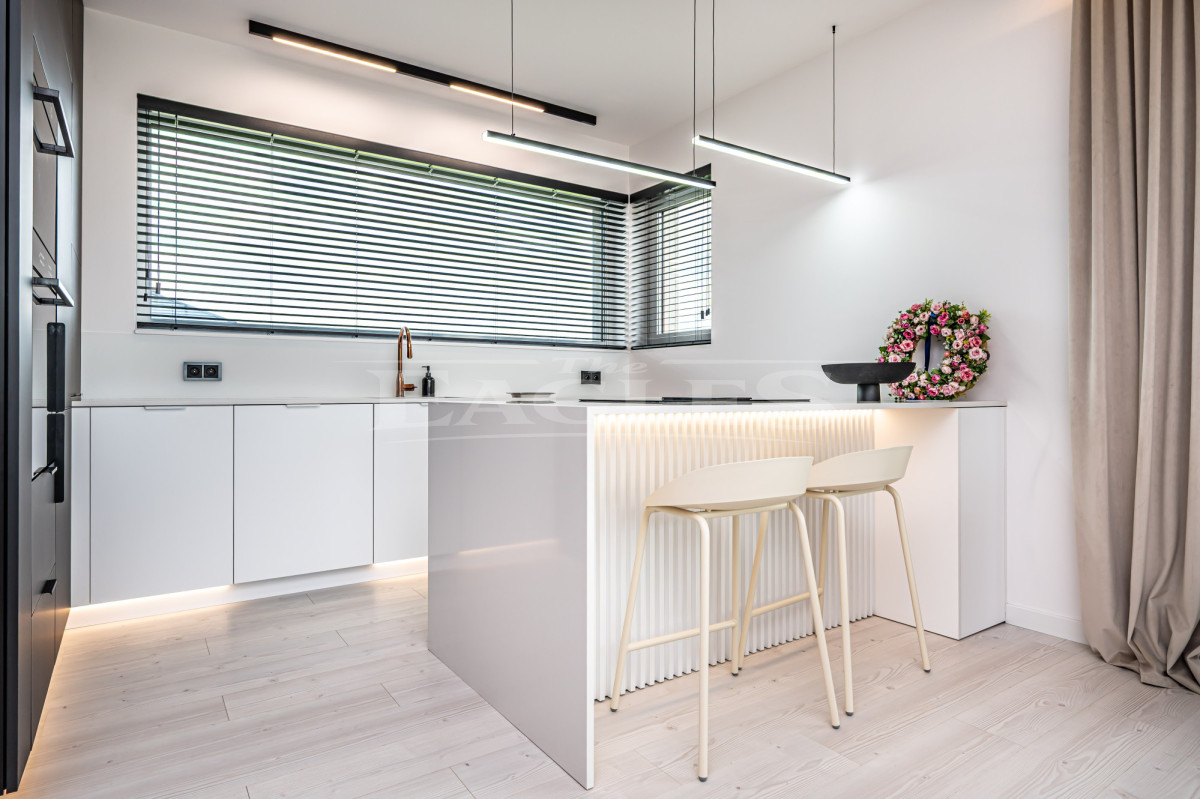 Elegant single-storey house, fully equipped