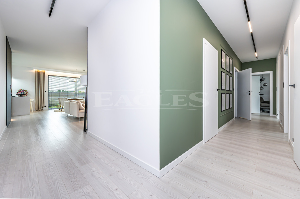 Elegant single-storey house, fully equipped
