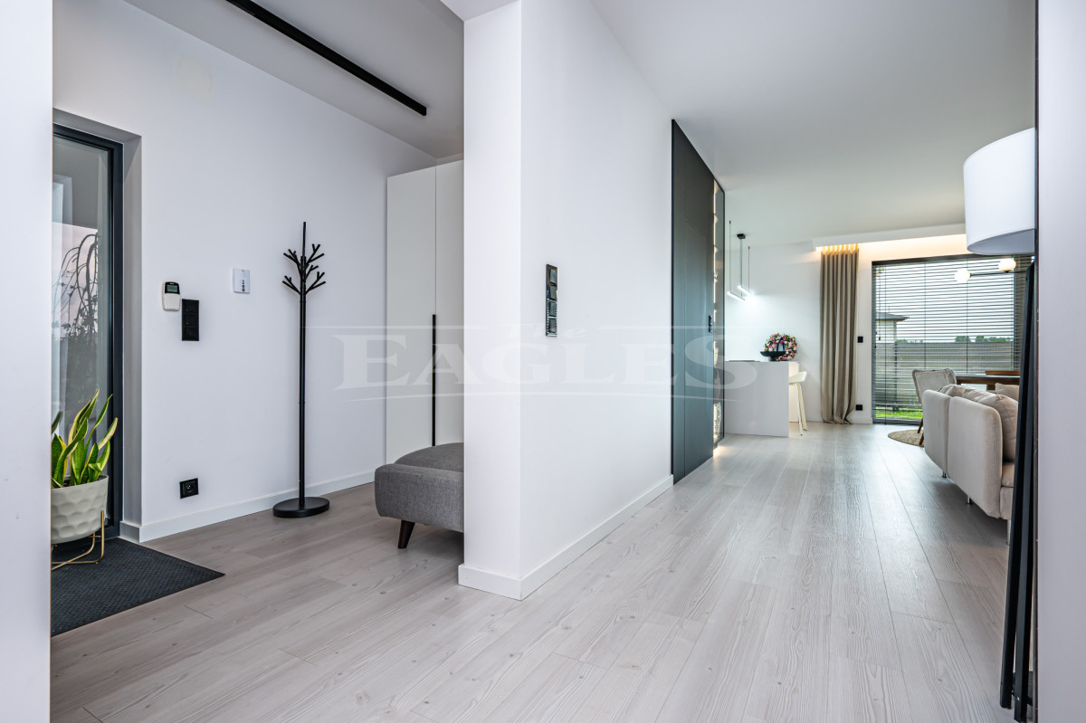 Elegant single-storey house, fully equipped