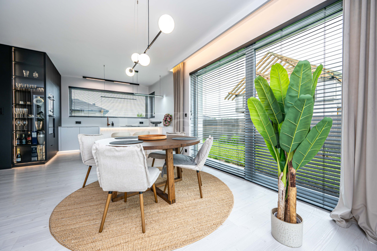 Elegant single-storey house, fully equipped