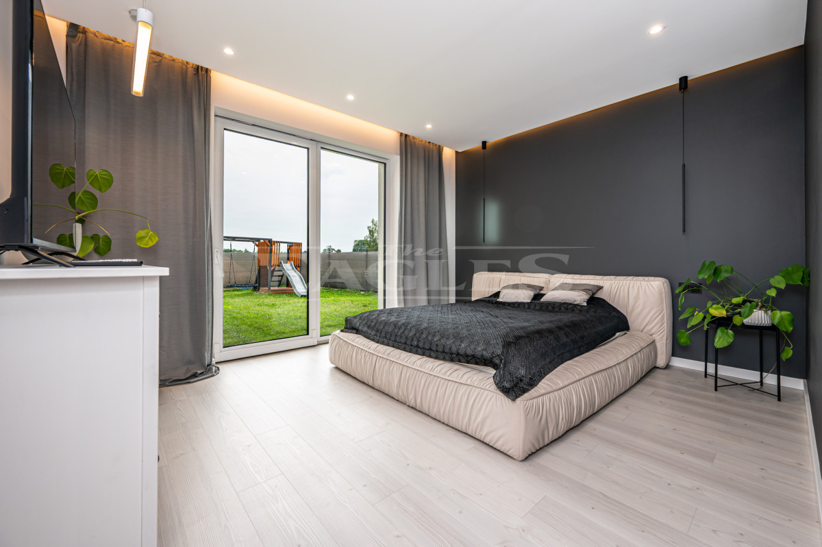 Elegant single-storey house, fully equipped