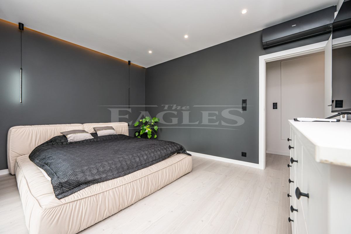 Elegant single-storey house, fully equipped