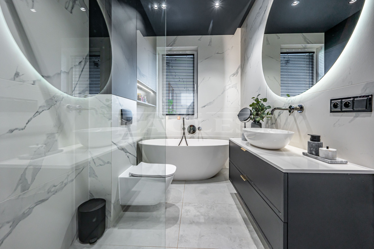 Elegant single-storey house, fully equipped
