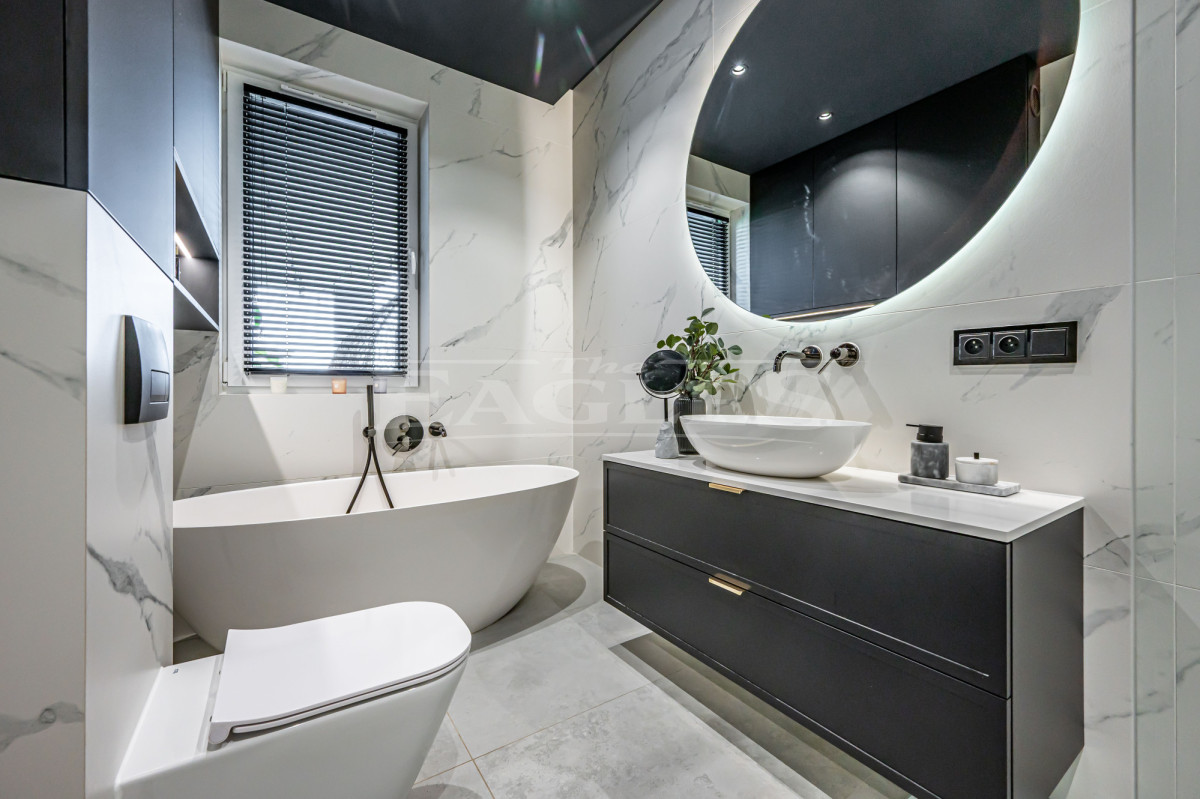 Elegant single-storey house, fully equipped