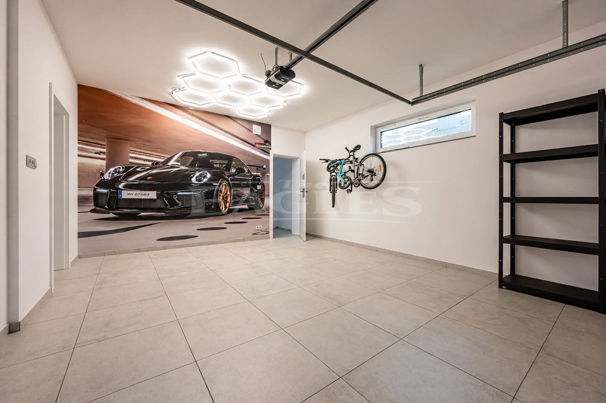 Elegant single-storey house, fully equipped