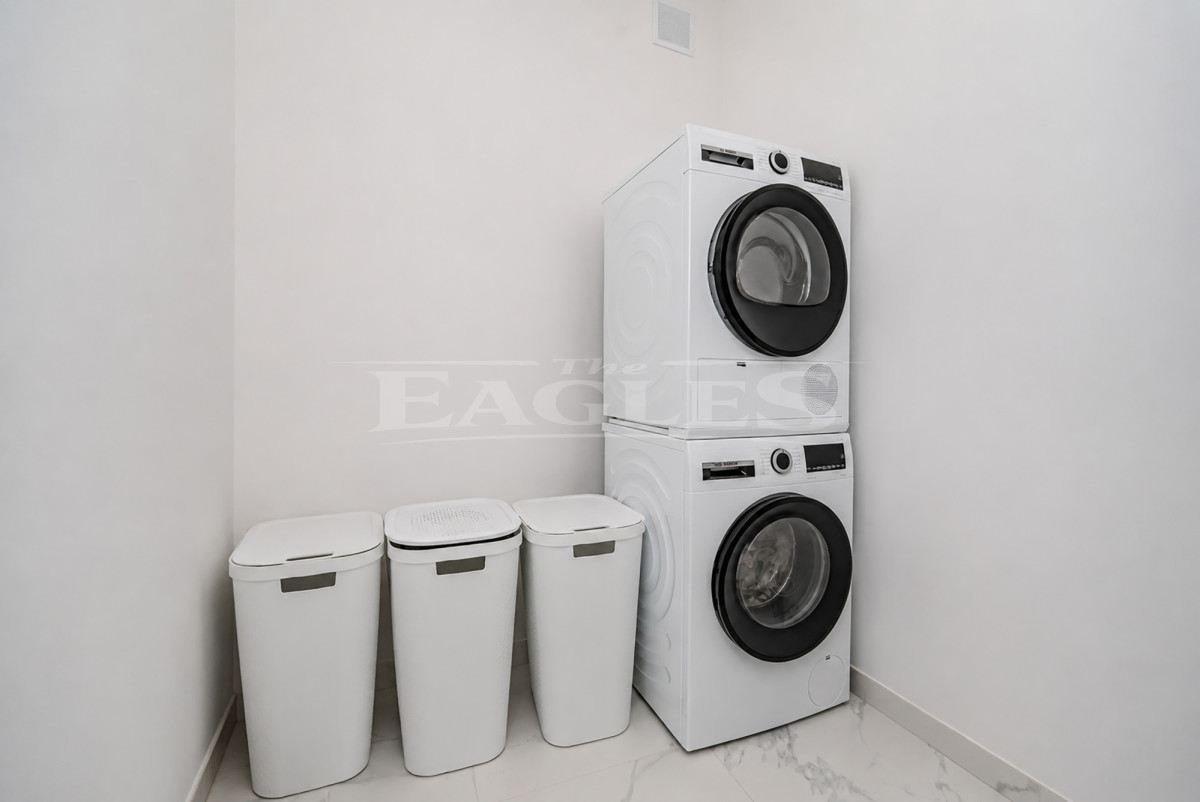 Elegant single-storey house, fully equipped
