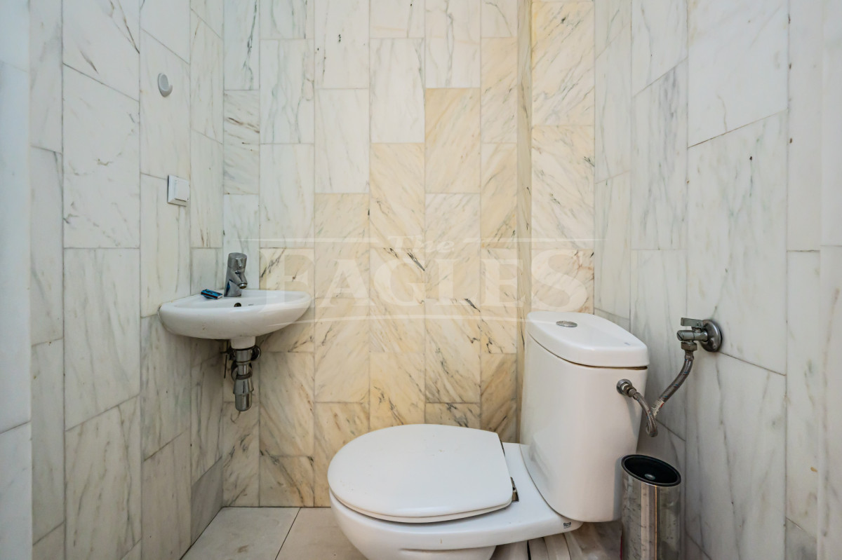 Spacious 3-room apartment, 80 m², with garage
