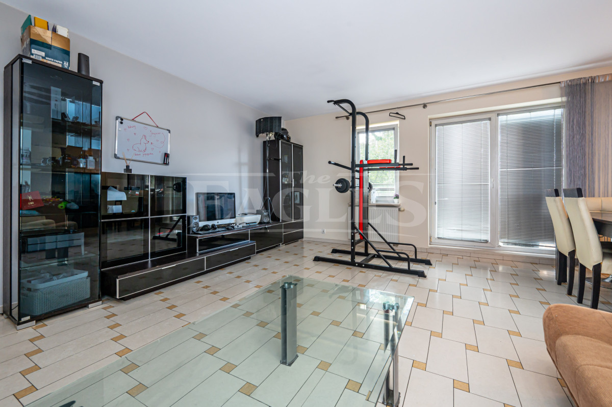 Spacious 3-room apartment, 80 m², with garage