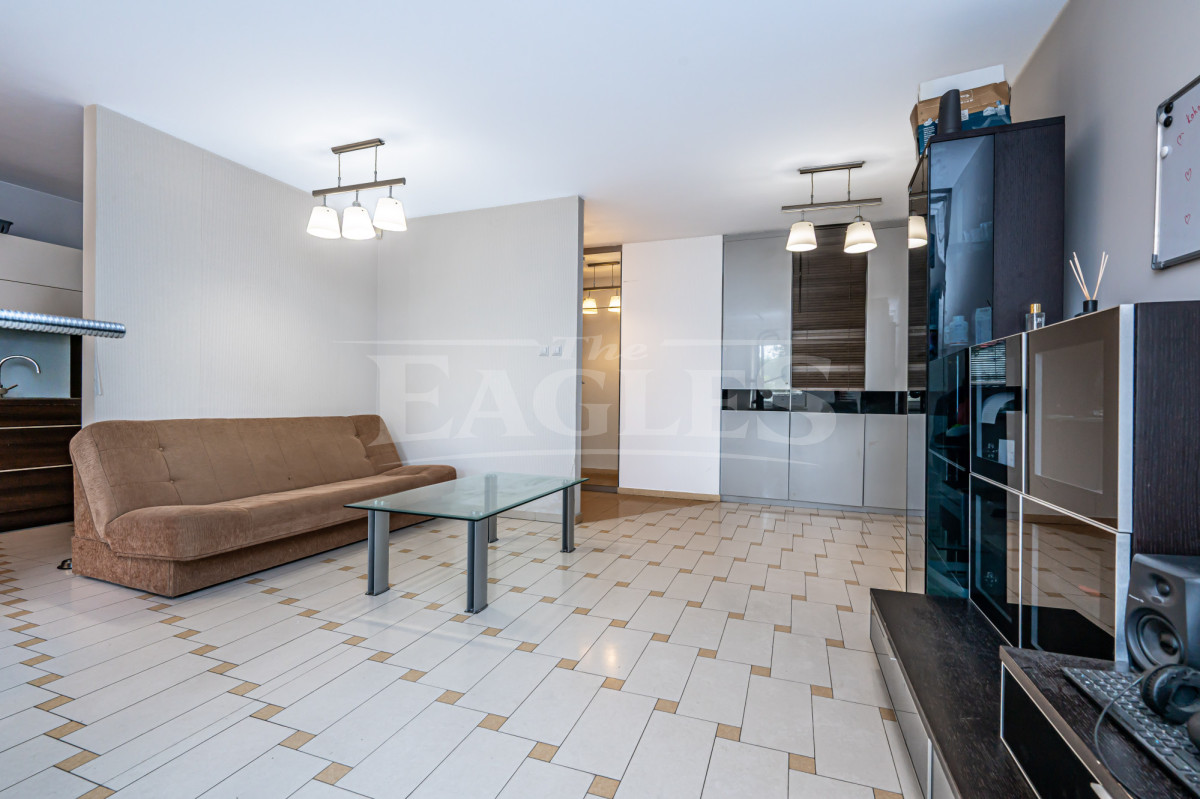 Spacious 3-room apartment, 80 m², with garage