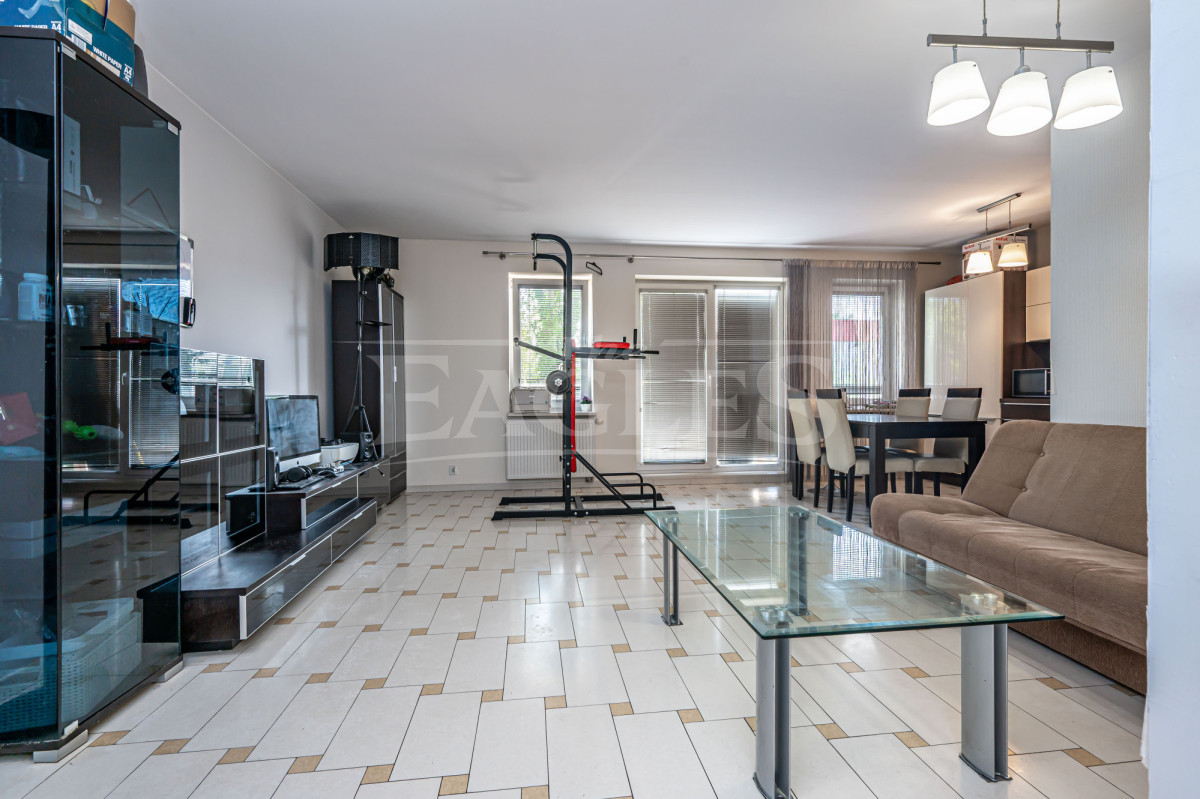 Spacious 3-room apartment, 80 m², with garage