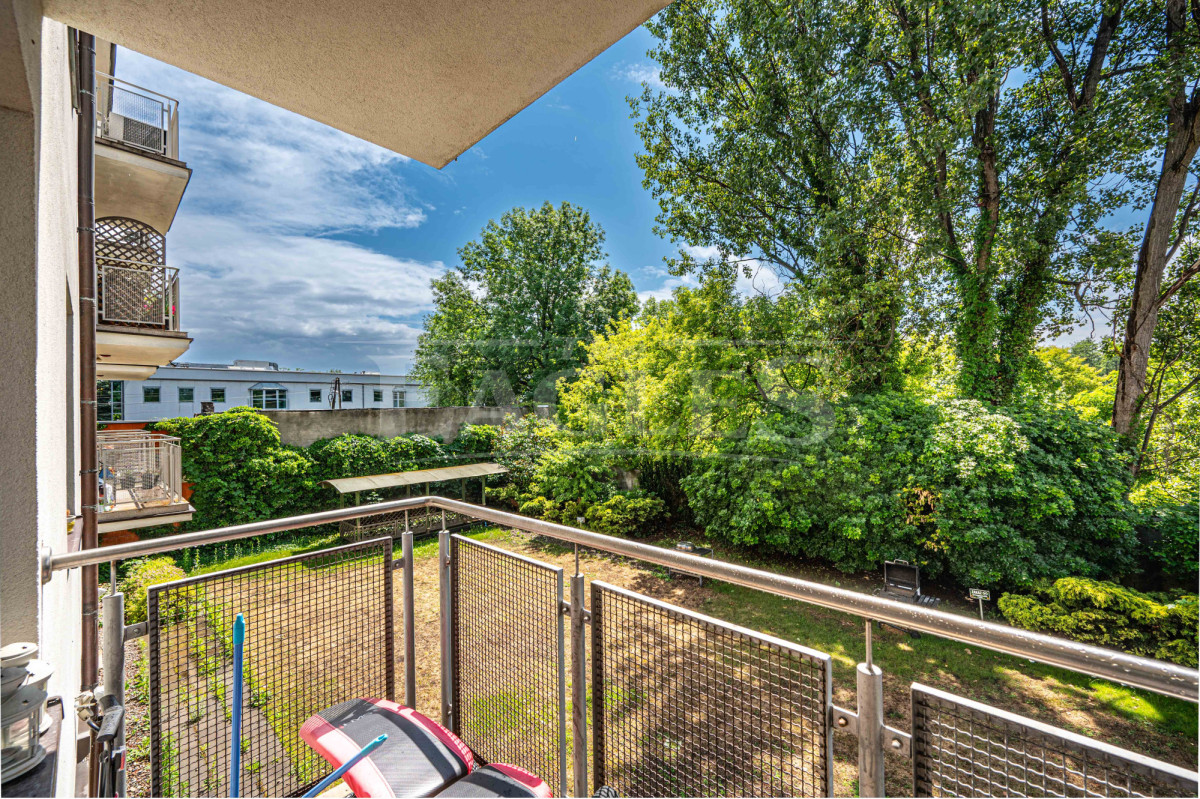 Spacious 3-room apartment, 80 m², with garage