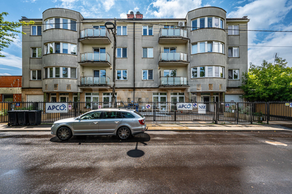 Spacious 3-room apartment, 80 m², with garage